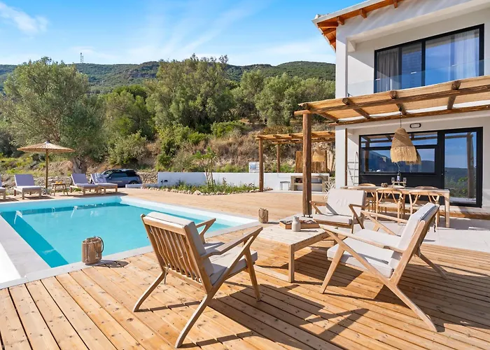 Вилла Elgian Luxury -private Pool & Sea View Pondi