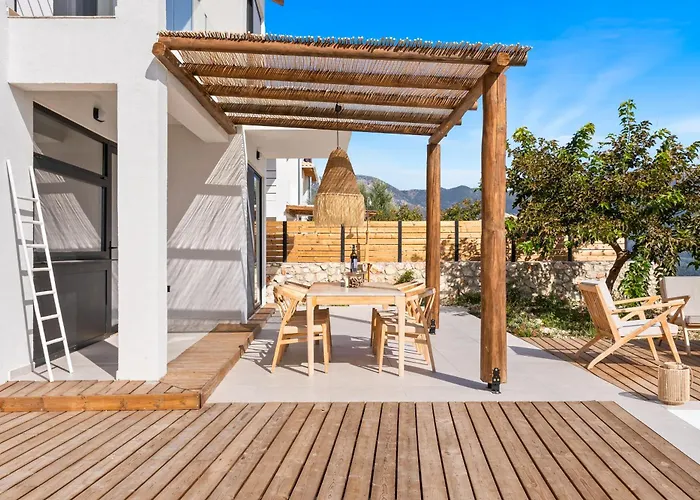 Вилла Elgian Luxury -private Pool & Sea View Pondi