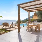 Elgian Luxury -private Pool & Sea View Villa Pondi