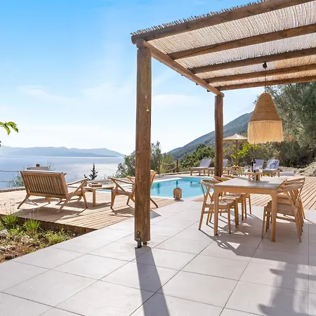 Elgian Luxury -private Pool & Sea View 빌라 Pondi