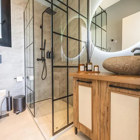 Elgian Luxury -private Pool&sea View Villa Pondi