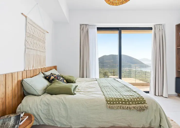 Elgian Luxury -private Pool & Sea View *